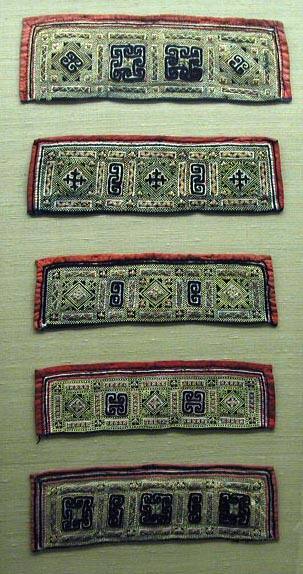 ploong chsao (Hmong embroideried collars)