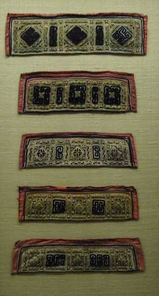 ploong chsao (Hmong embroideried collars)